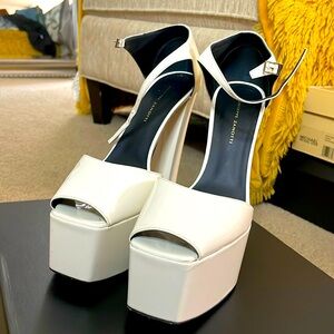 BEBE TOUCH PATENT-LEATHER PLATFORM SANDALS